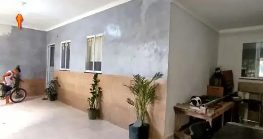 Casa à venda em Feira de Santana-BA, bairro Tomba - Conjunto Feira 7, com 3 quartos, 1 sala, 2 banheiros, 2 vagas de garagem, 180m² de área.