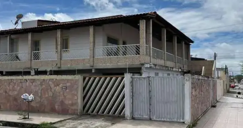 Excelente casa para locação localizada no bairro mangabeira, esquina com a fraga maia em feira de santana