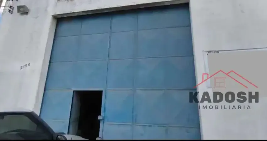 Galpão industrial localizado em área estratégica no Anel de Contorno