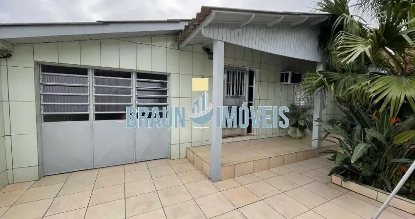 Casa 2 dormitórios em Cachoeirinha  pa parada 56 Bairro Monte Carlo.