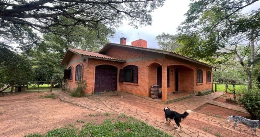 Sitio  com casa 3 dormitórios grandes no Loteamento Palermo em Gravataí  na parada 76  medindo 37 x 145., metros de comprimento.