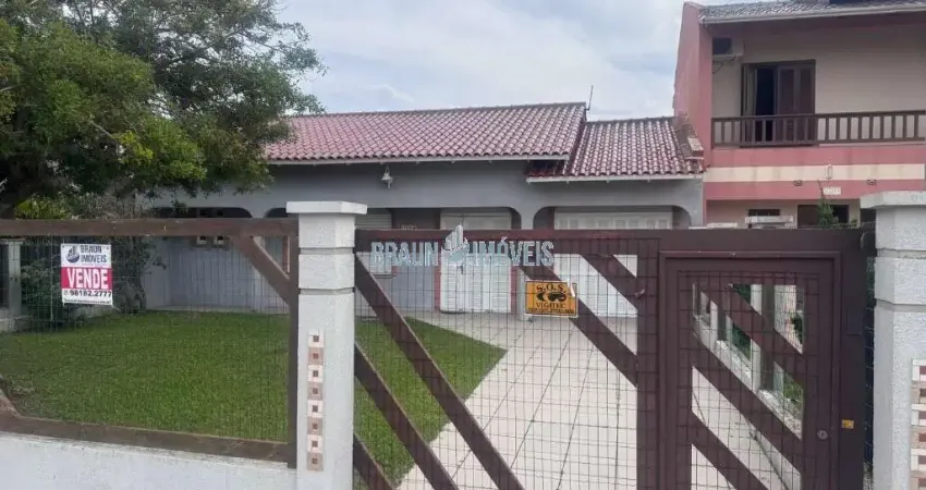 Vendo casa mobiliada com 5 quartos no centrinho do nova tramandaí.. casa com amplo patio e quartos com splits diaria de verao 650,00 51.981822777