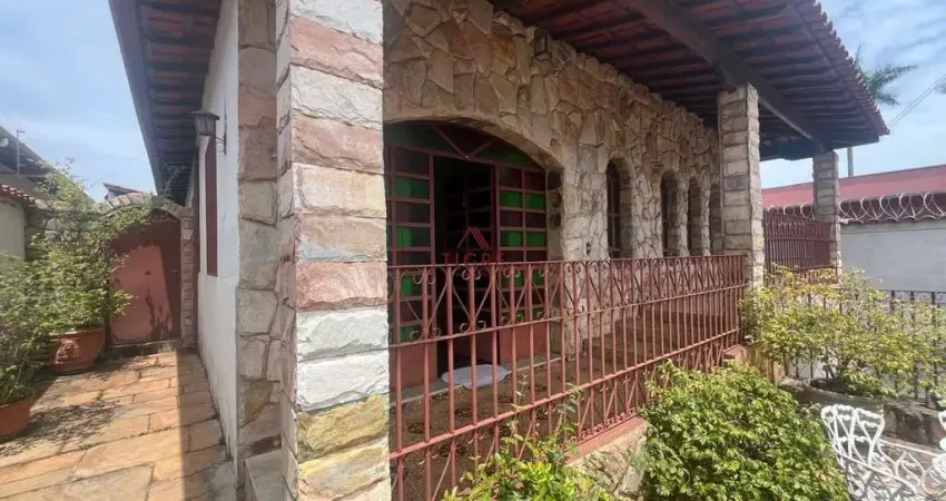 Casa com 5 quartos à venda na Professeor Massanielo Santos, 260, Planalto, Belo Horizonte