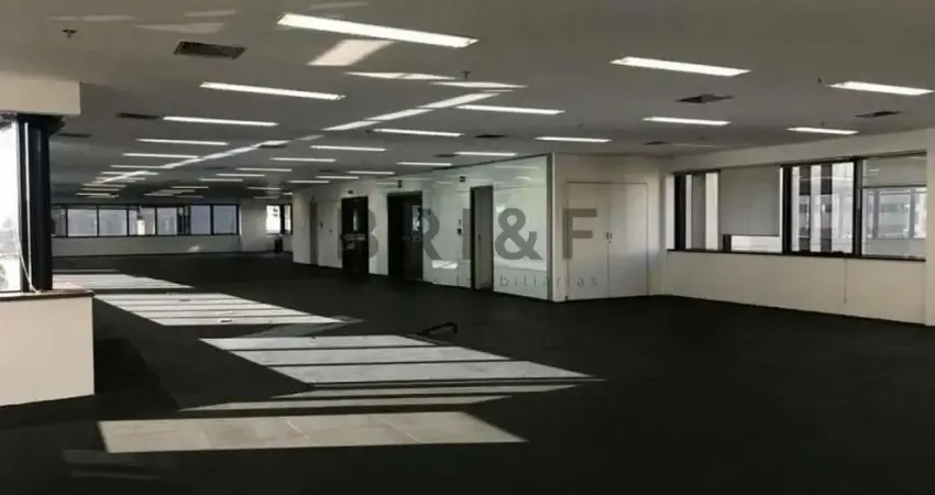 CONJUNTO COMERCIAL PARA LOCAÇÃO NO BROOKLIN, 240 M², COM 3 BANHEIROS, 1 COPA E 8 VAGAS.
