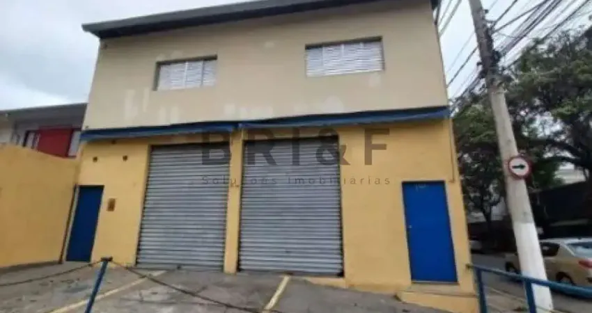 Casa Comercial para locação, 200m², 2 andares, 3 vagas na calçada. Brooklin