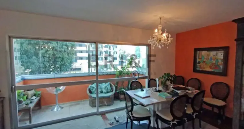 Apartamento com 4 dormitórios, 1 suíte, 2 vagas, 146 m2 - 200 metros da Estação Campo Belo