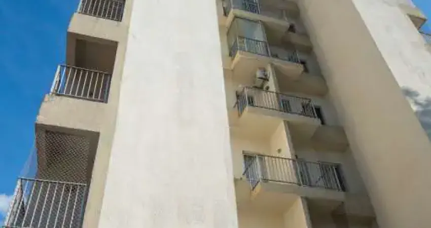 'Espaçosa cobertura duplex de 3 dormitórios e duas vagas de garagem: seu novo lar perto de tudo!'