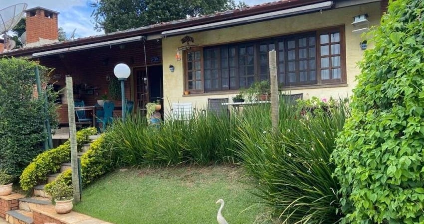 'Encante-se com esta Casa de Condomínio em Atibaia: Conforto e Lazer em um Só Lugar!'