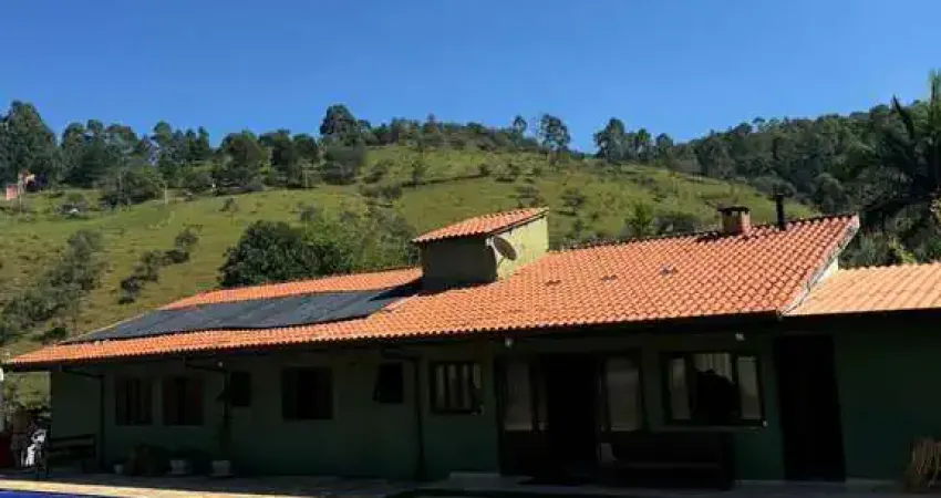 Maravilhosa chacara em atibaia com 1100m² e 150m² de area construida - 3 dormitorios sendo uma suite - a venda!!!