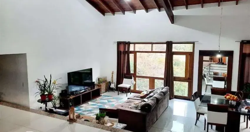 Chácara em mairiporã com 2000m² de terreno, 4 suites e muita natureza - acesso excelente