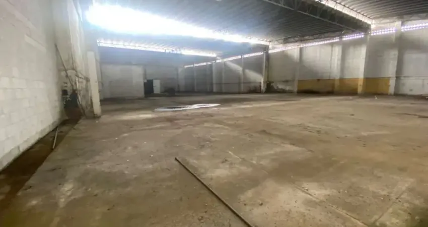 Galpão Comercial à Venda em Salvador-BA, Bairro Comércio: 1 Sala, 3 Banheiros, 10 Vagas, 1.500m² de Área!