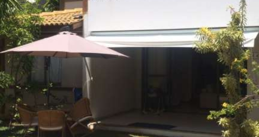 Casa em Condomínio em Itacimirim (Monte Gordo) - Camaçari-BA: 3 quartos, 2 suítes, 2 salas, 4 banheiros, 1 vaga de garagem e 115 m².