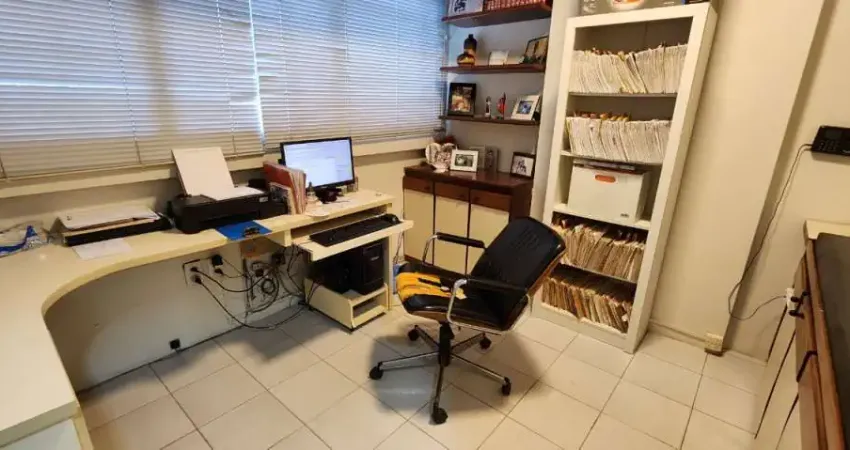 Sala Comercial à Venda em Ondina, Salvador-BA: 96m², 1 sala, 2 banheiros, 2 vagas de garagem.