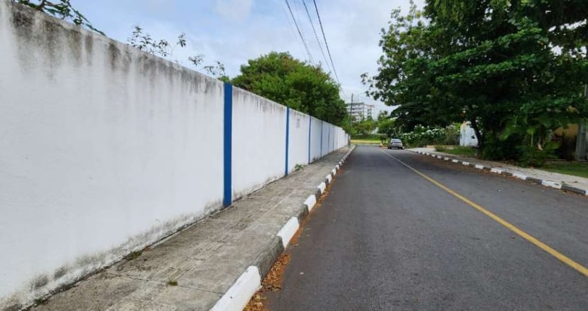 Terreno à venda em Pitangueiras, Lauro de Freitas-BA com 6.000 m² de área! Aproveite essa oportunidade!