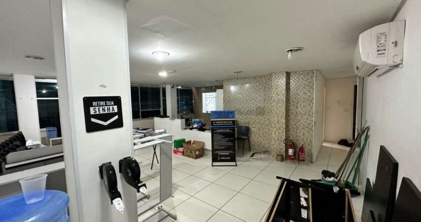 Sala Comercial para Locação no Comércio, Salvador-BA: 1 Sala, 1 Banheiro, 180m² de Área