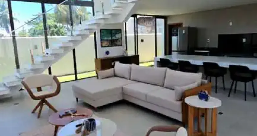 Casa de Luxo em Condomínio à Venda em Guarajuba, Camaçari-BA: 8 Quartos, 7 Suítes, 3 Salas e 320,97 m² de Área!