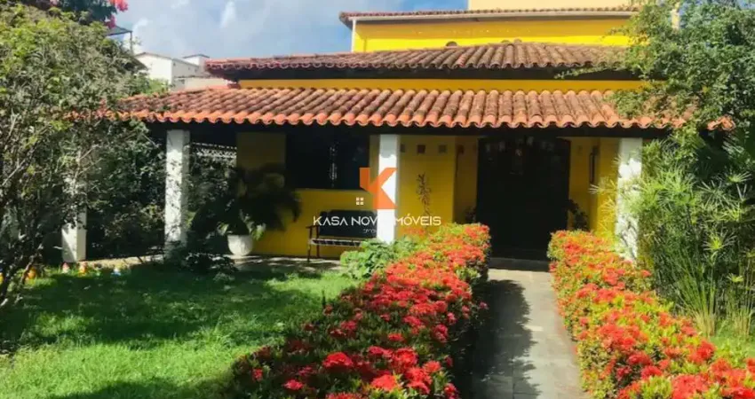 Casa à Venda em Salvador-BA, Bairro Pituaçu: 5 Quartos, 4 Suítes, 2 Salas, 6 Banheiros, 6 Vagas, 137m².