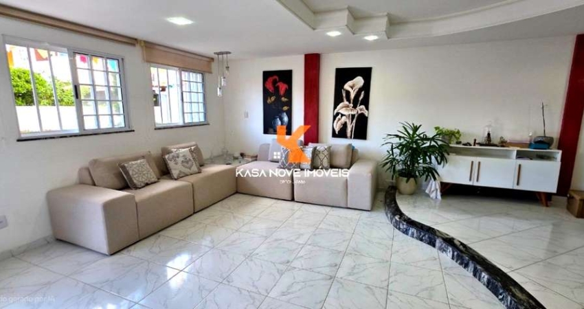 Casa em condomínio em Stella Maris, Salvador-BA: 3 quartos, 3 suítes, 3 salas, 5 banheiros, 3 vagas, 450m², piscina privativa.