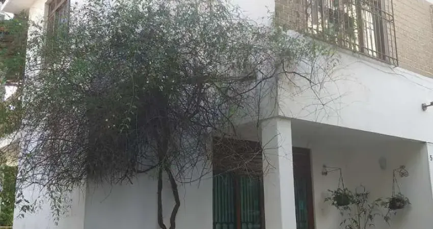 Casa à Venda em Salvador-BA, Jardim Apipema: 3 Quartos, 1 Suíte, 2 Salas, 3 Banheiros, 5 Vagas de Garagem, 610m² de Área.