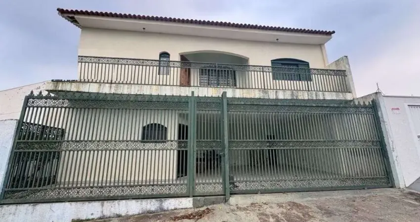 Casa com 3 dormitórios à venda, 190 m² por R$ 860.000,00 - Jardim Regina - Indaiatuba/SP