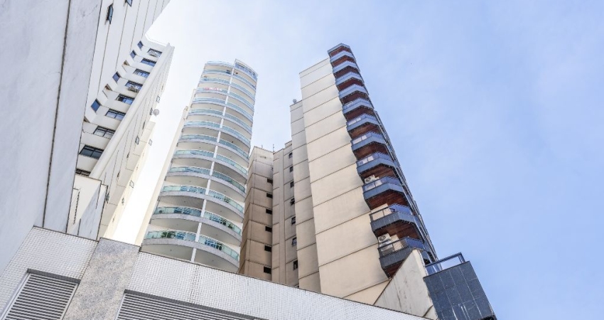Apartamento de 1 quarto e 1 vaga de garagem no Centro