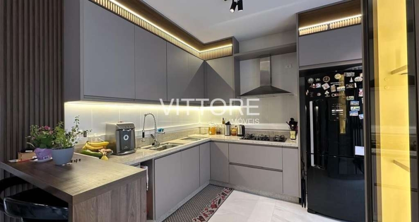 Sobrado triplex 180m² - 04 dormitórios - Uberaba - Curtíba