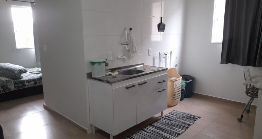 Oportunidade com Preço de Ocasião Quarto separado Fundos , silencioso e tranquilo