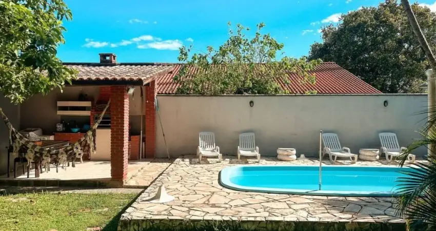 Casa c 4 quartos em amplo yerreno de 488 mt próxima a Praia