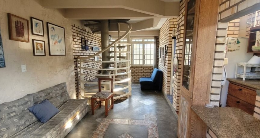 Charmoso Chalé tijolo maciço Triplex Lagoa da Conceição