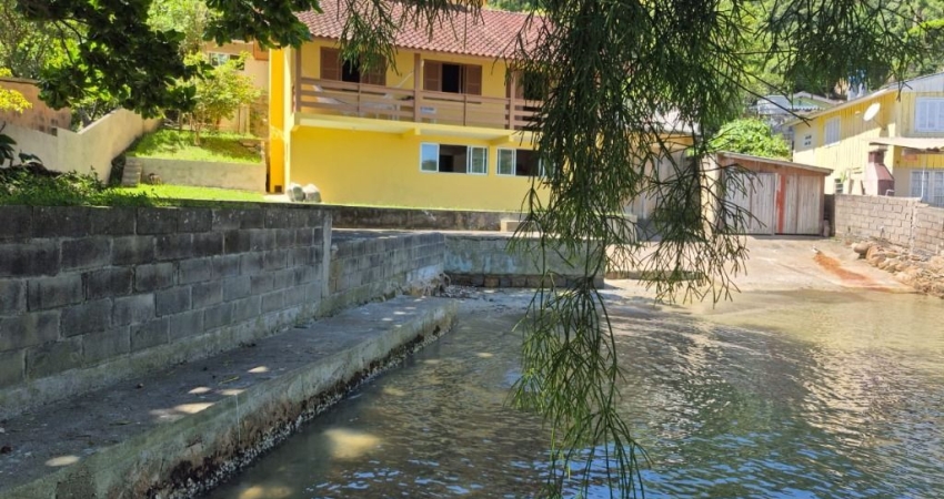 Pedacinhodo Paraíso Praia Privativa 300mt const terreno 740 mt