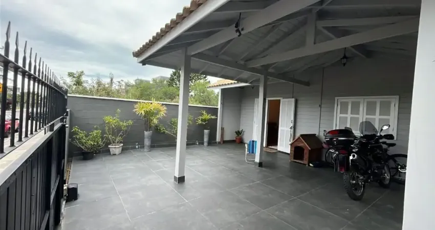 Casa com 2 quartos à venda na Servidão Laura Duarte Prazeres, 123, Campeche, Florianópolis