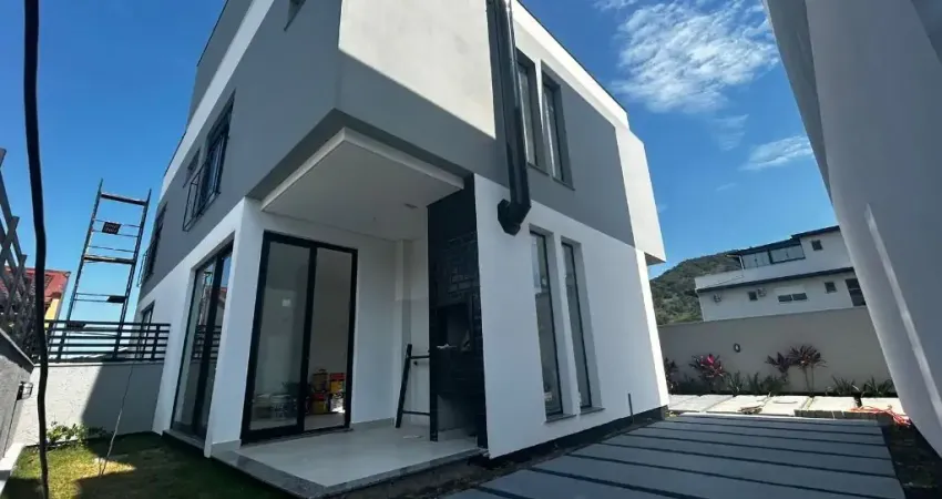 2 Suítes Casa Nova em Lot. Planejado só 799.900, Financiável