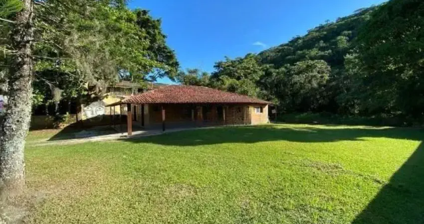 Terreno 1.271 metros e casa 149 metros a apenas 250 metros do mar