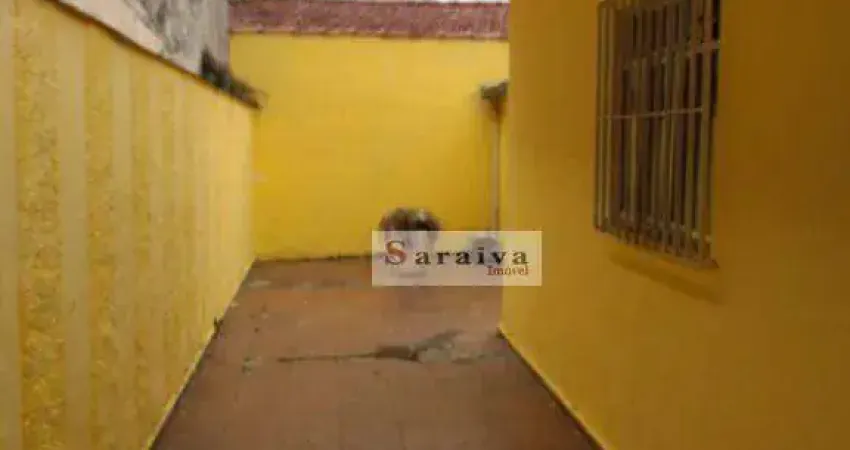 Casa com 1 dormitório à venda, 106 m² por R$ 300.000 - Vila Eldízia - Santo André/SP