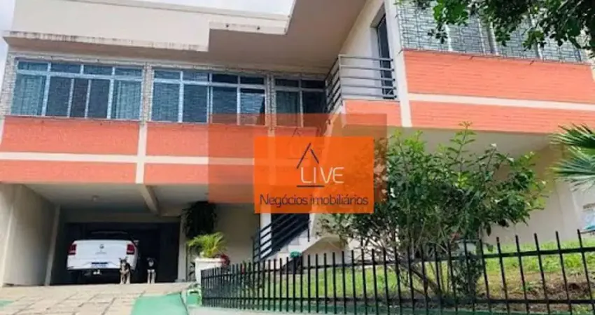 LIVE VENDE: Excelente Casa com 5 quartos, piscina, área gourmet, 350 m² de área construída por R$ 1.400.000 - Fátima - Niterói/RJ