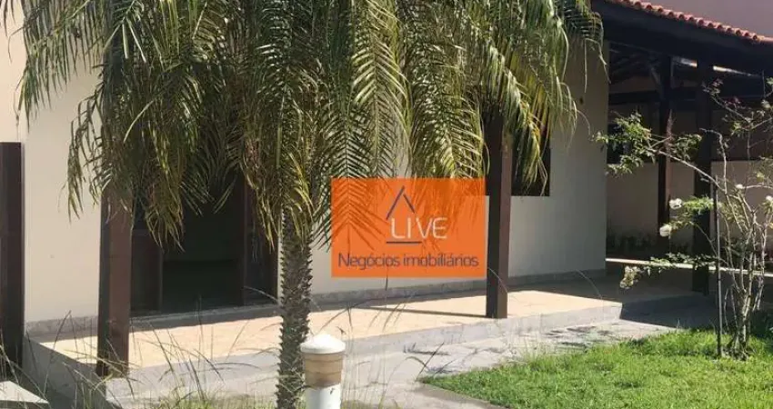 LIVE Vende - Casa linear no cond. Boa Vista com 3 quartos, 1 suíte, DCE,  anexo , vaga coberta para 2 carros.