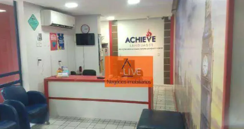Live vende Casa Comercial 300 m², com recepcão e 12 salas.