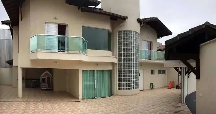Lindo Sobrado Alto Padrão no Centro de Ribeirão Pires