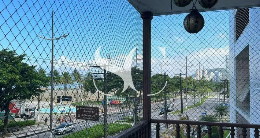 Vende-se apartamento de 03 Dormitórios no bairro de Gonzaga em Santos