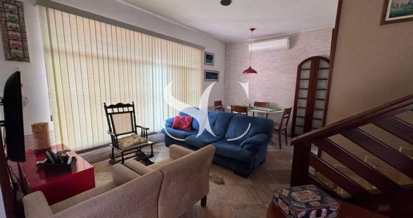 Vende-se sobrado de 03 dormitórios no bairro de Embaré na cidade de Santos