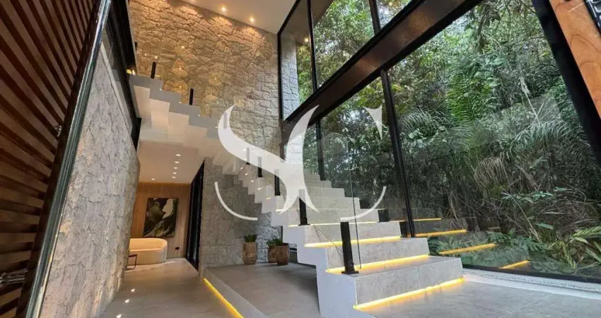 Vende-se Casa de Alto Padrão no Condomínio Iporanga em Guarujá