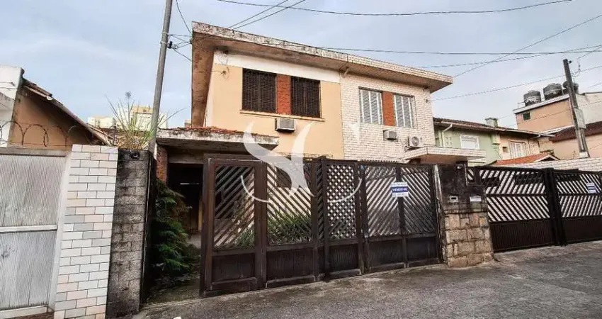 Vende-se sobrado com 03 dormitórios sendo 01 suíte no bairro de vila belmiro em santos