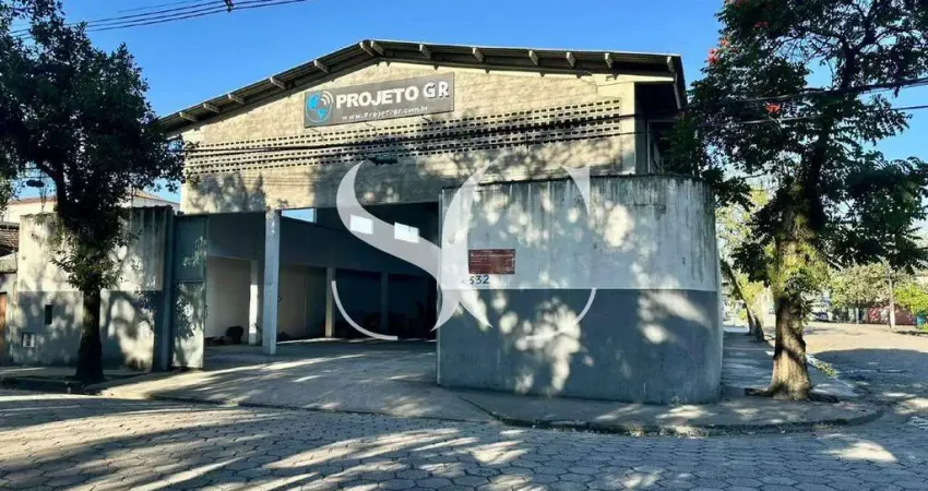 Aluga-se galpão de 540m² de área no Jardim Casqueiro em Cubatão