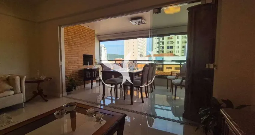 Vende-se apartamento em santos, na ponta da praia, 3 dormitórios, 1 suíte, varanda com churrasqueira.