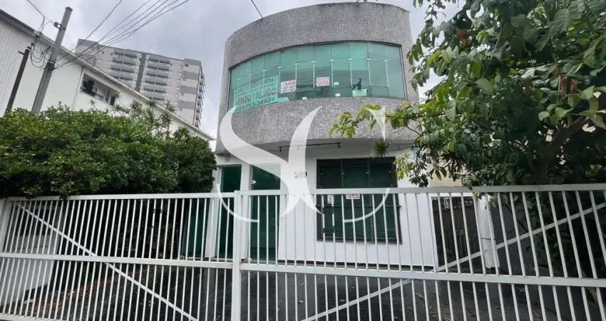 Casa à venda na Avenida Affonso Penna, Macuco, Santos