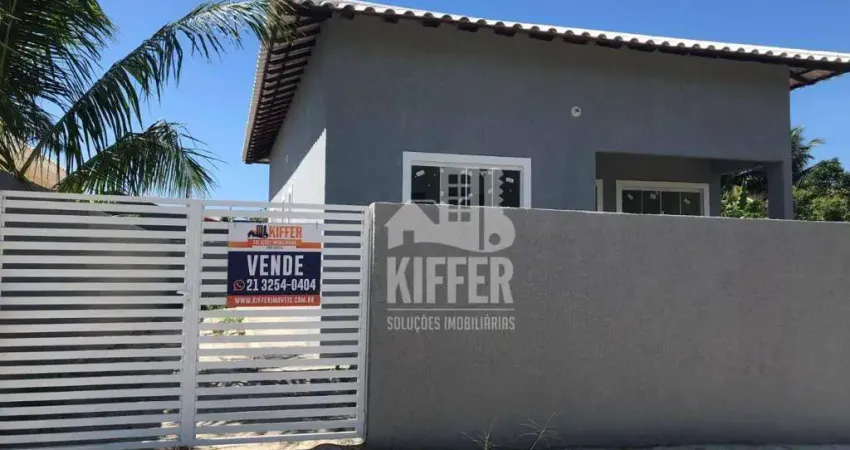 Casa à venda em jaconé com suíte e quintal amplo próxima à praia
