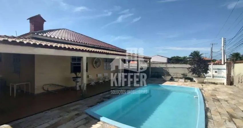 Casa com 2 quartos à venda, 360 m² por R$ 800.000 - Cordeirinho - Maricá/RJ
