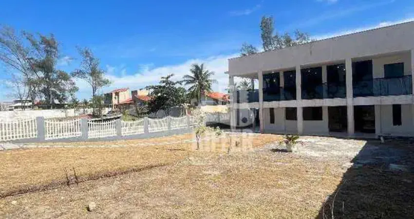 Casa Pé na Areia com 4 Suítes, Duas Salas e Garagem para 5 Carros – Frente para o Mar