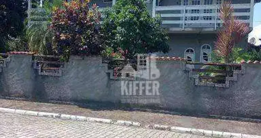 Casa com 4 quartos para alugar, 240 m² por R$ 5.385/ano - Flamengo - Maricá/RJ