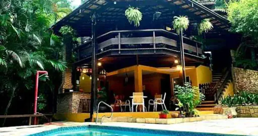 Casa com 4 quartos à venda, 251 m² por R$ 1.700.000 - Itaipu - Niterói/RJ